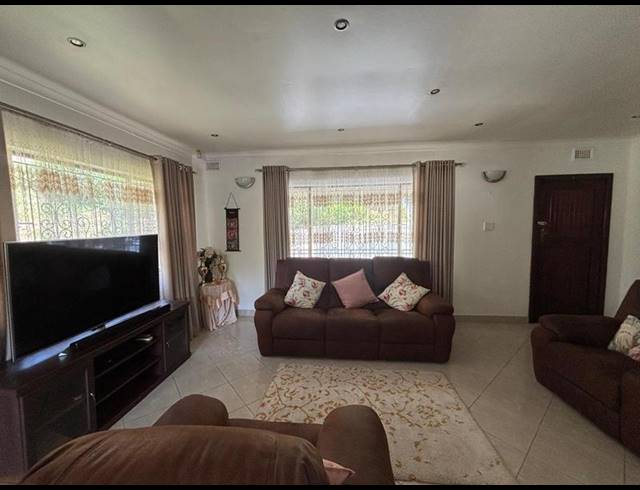 3 BEDROOM HOUSE FOR SALE IN RESERVOIR HILLS